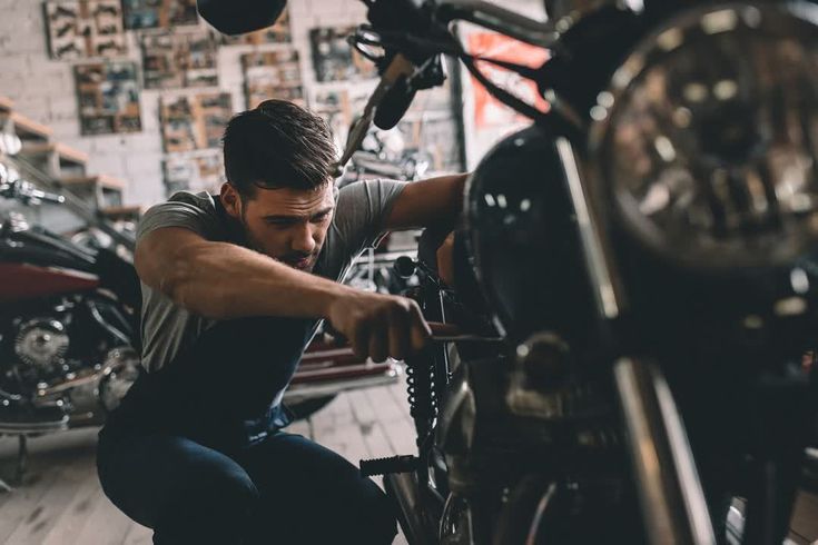 Mantenimiento de Moto en Casa: 10 Pasos que Todo Rider Debe Dominar (¡Ahorra Dinero!)